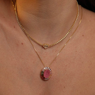 Colar Pingente Pizza Zircônia Grande Cravejada com Zircônia Baguete Rosa Banhado a Ouro 18k