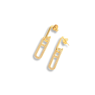 Brinco balanço elo cravejado com zircônias, folheado a ouro 18K, acabamento polido e design elegante, leve, hipoalergênico e resistente.