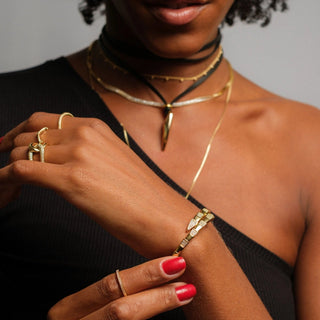 BRACELETE DE COBRA CRAVEJADO DE ZIRCONIAS BANHADO A RÓDIO