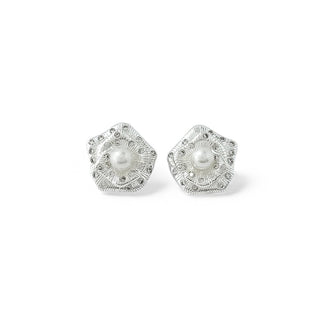 Brinco Flor com Miolo de Pérola Banhado a Prata 925