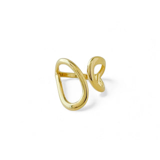 Anel orgânico vazado regulável banhado a ouro 18k da UNA Semijoias em fundo branco, semijoia fina de luxo com design moderno.