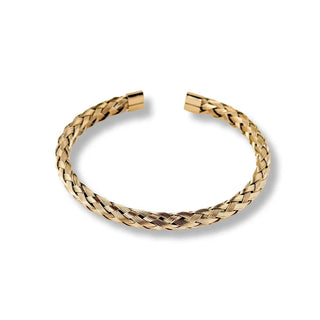 O Bracelete de Aço Dourado Masculino Rígido Trançado da UNA une acabamento dourado, textura trabalhada e estrutura resistente. A peça em aço inox tem brilho moderno e presença elegante para compor looks masculinos.
