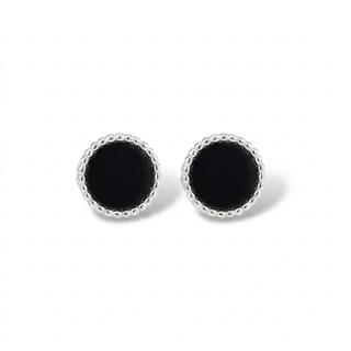 Brinco redondo preto banhado a prata 925 da UNA Semijoias em fundo branco, semijoia antialérgica delicada ideal para uso diário e ocasiões especiais.
