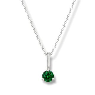 Colar Sign ponto de luz Esmeralda banhado a prata 925 da UNA em fundo branco, com verde intenso