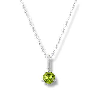 Colar Sign ponto de luz Peridoto banhado a prata 925 da UNA em fundo branco, com verde claro luminoso