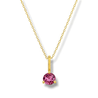 Colar Sign ponto de luz Quartzo Rosa banhado a ouro 18K da UNA em fundo branco, com pedra rosa delicada