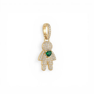 Pingente filho cravejado banhado a ouro 18k da UNA, com zircônias e pedra verde em coração, em fundo neutro