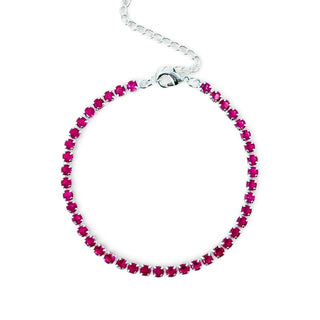 Pulseira riviera rosa banhada a prata 925 da UNA Semijoias em fundo branco, com fileira de pedras rosadas em destaque em formato circular.